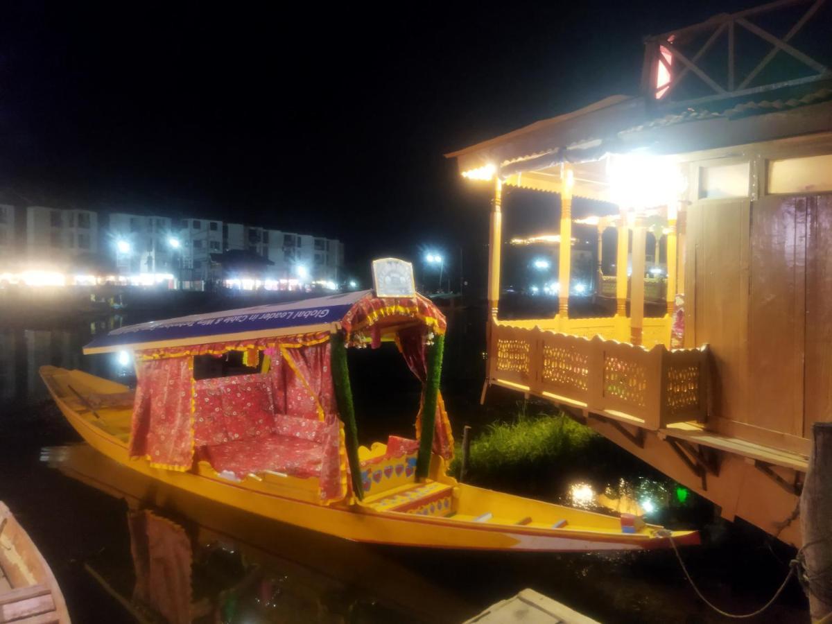 Houseboat Holiday Home Srinagar  Exterior photo